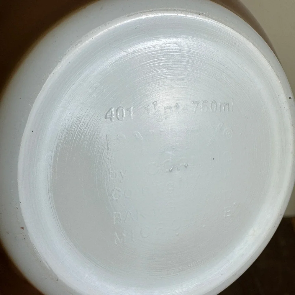 Pyrex‎ by Corning Woodland Brown White 401 1.5 pt Ovenware Serving Bowl